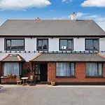Lynfield 3*