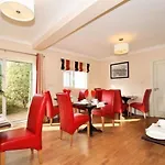 Lynfield 3*