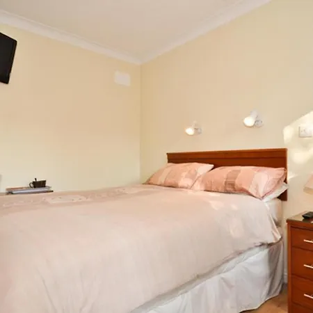Guest house Lynfield