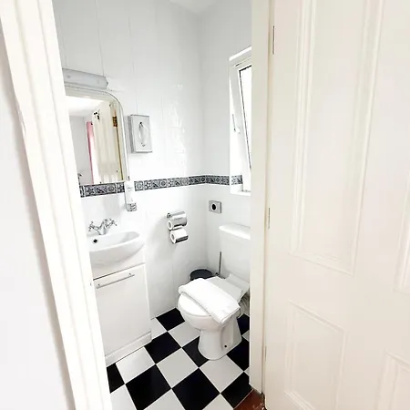 Lynfield Guest house
