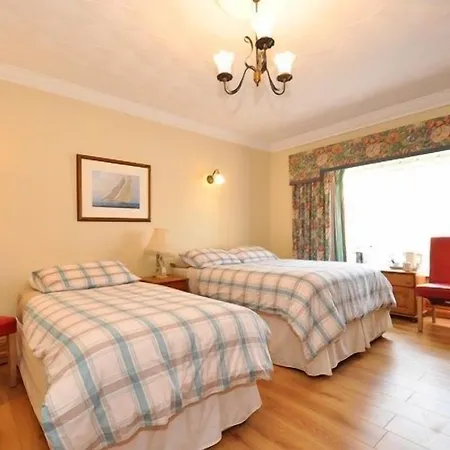 Lynfield 3*