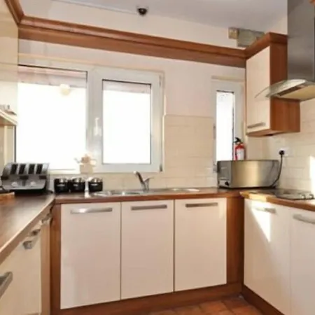 Lynfield Vendégház